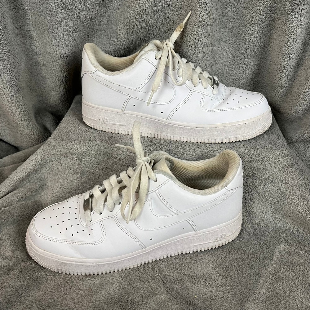 Nike Air Force 1 '07 Low-Top Sneakers Mens 9 White Casual Versatile